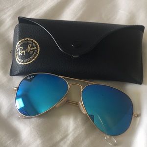 Ray Ban like NEW blue aviators!